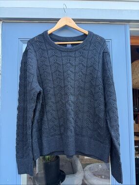 GAP Women's Dark Black Textured Crewneck Sweater